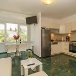 Apartman In 45073 *