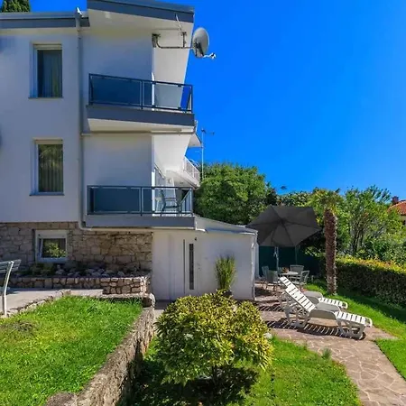 In 45073 Apartman *