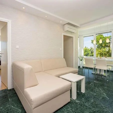 In 45073 Apartament *