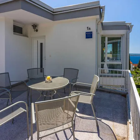 Lägenhet In 45073 Crikvenica