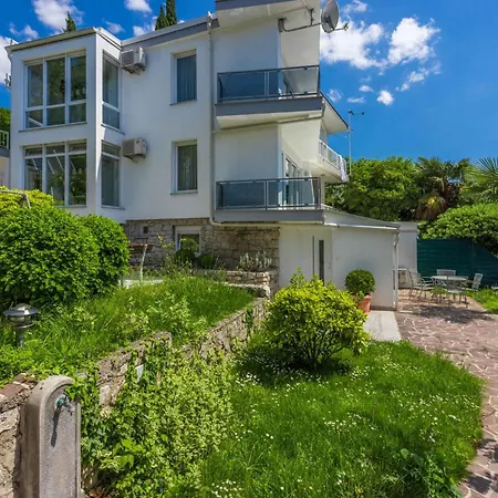 Lägenhet In 45073 Crikvenica